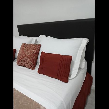 "Cozy Basement Retreat Just 40 Minutes To Nyc!" Daire Irvington Dış mekan fotoğraf