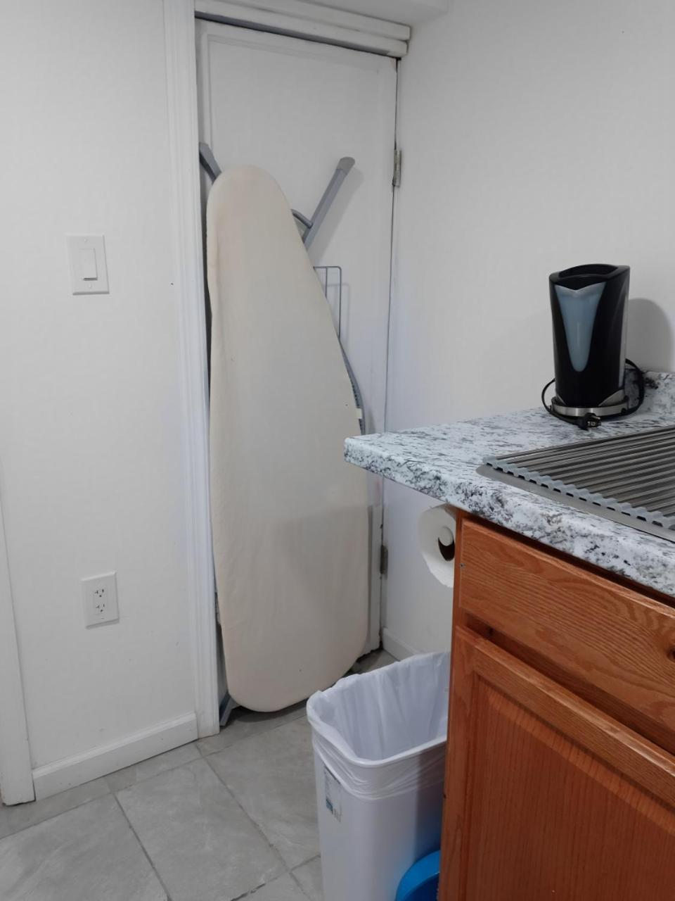 "Cozy Basement Retreat Just 40 Minutes To Nyc!" Daire Irvington Dış mekan fotoğraf
